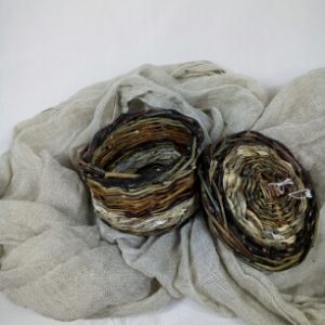 Bonbonnière en saule sauvage et feuilles d'iris