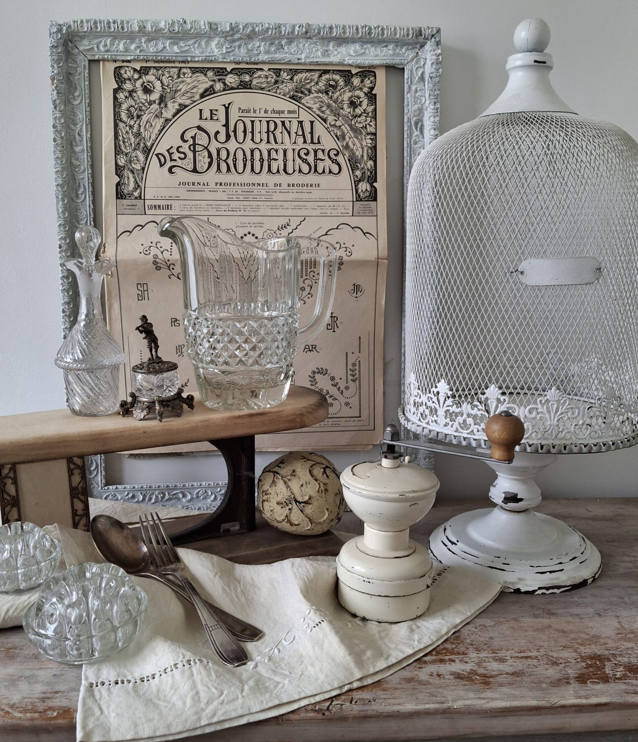 brocante, moulin à café, couvert picher